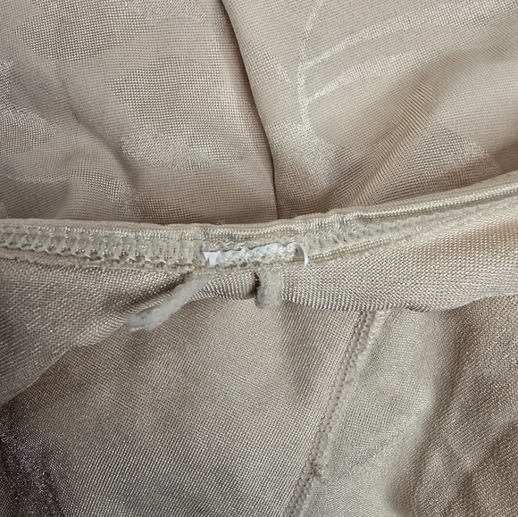 Elegant Cream Bodysuit - Picture 3 of 3